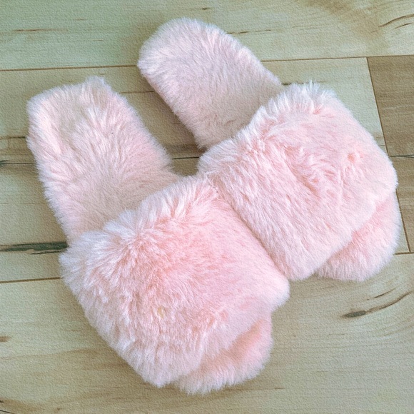 Indoor slippers - Picture 1 of 1